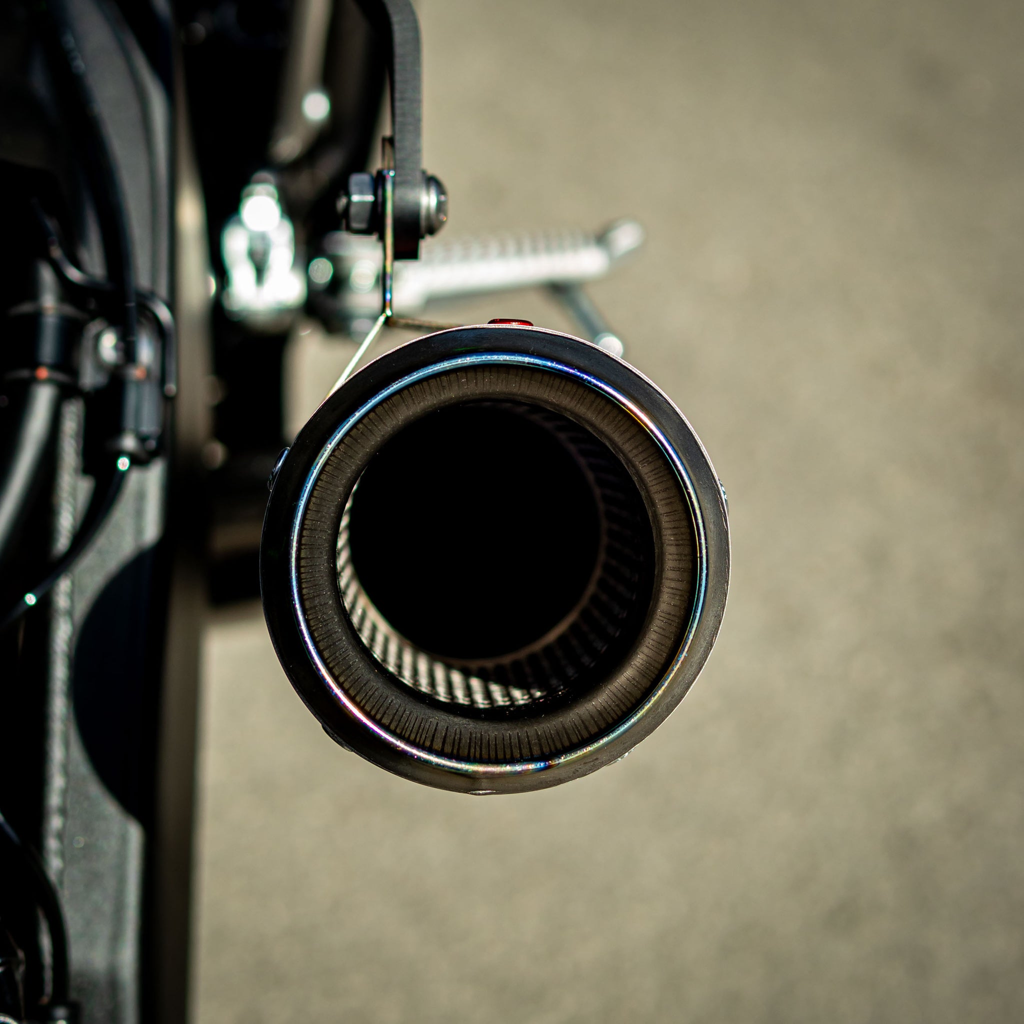 zx6r2024_5514_2048x.jpg?v=